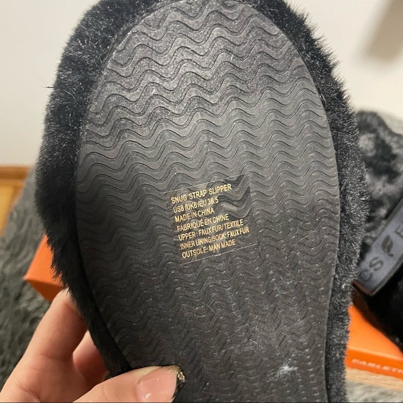 Fabletics Slippers - Picture 4 of 5